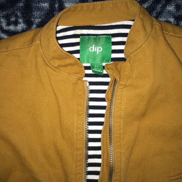 ⭐️ Boutique Jacket ⭐️ Modeled in photos - Picture 2 of 4